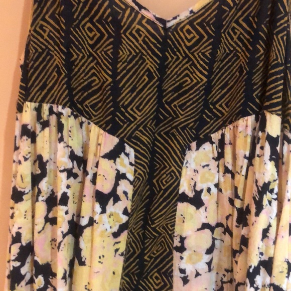 Women’s dress - Picture 7 of 7